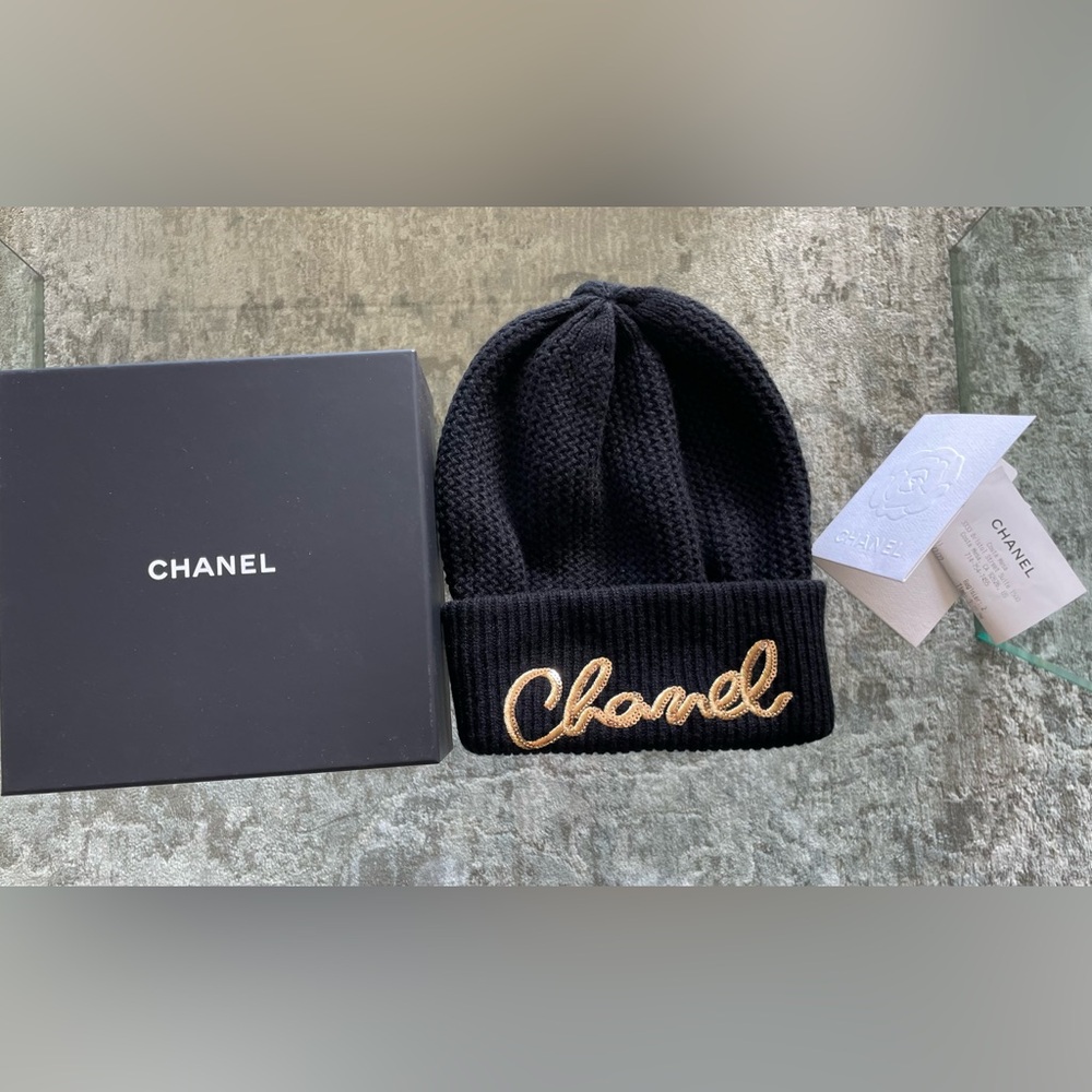 Chanel Cashmere Beanie - Picture 5 of 5